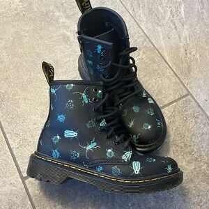 Dr Martens! Super cute bug themed docs
